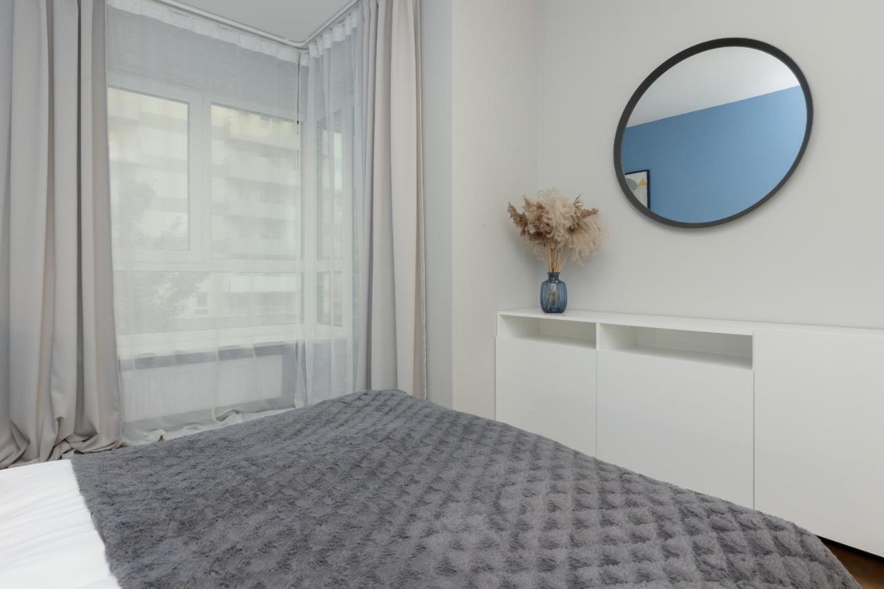 Modern Apartment With Balcony Mokotow Business Centre By Noclegi Renters Varsavia Esterno foto